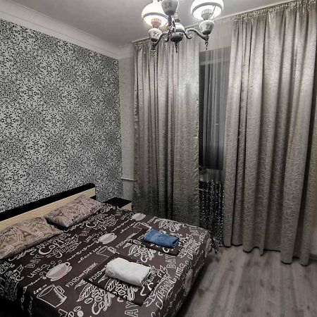 Apartment 2 Bed Rooms Near Aristokrat Zaporizhia 외부 사진