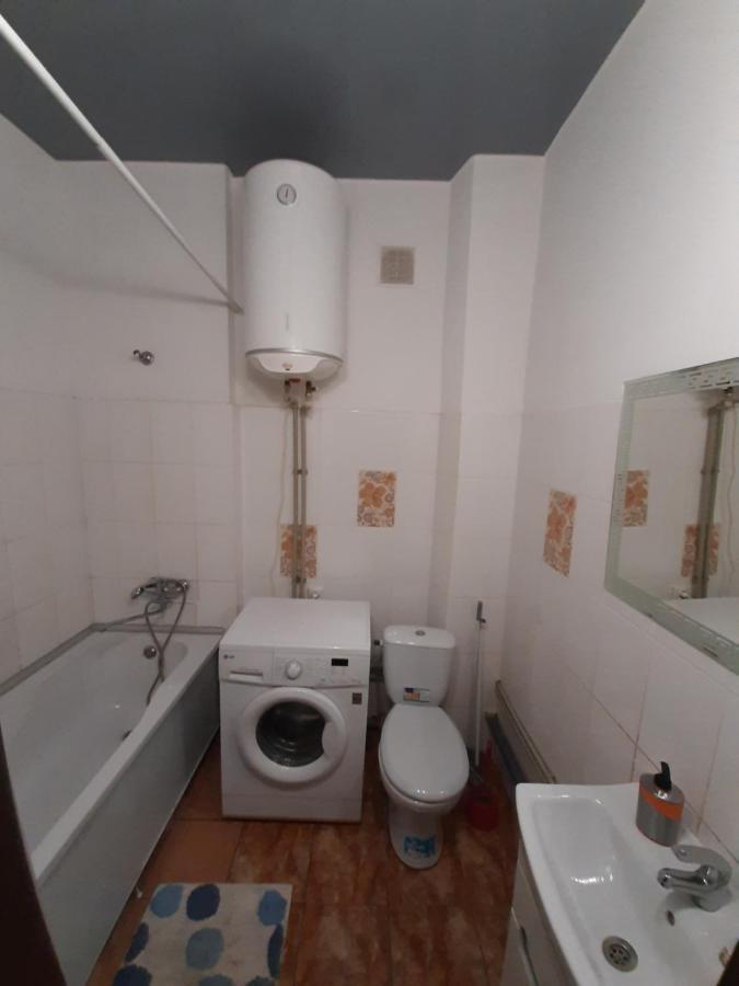 Apartment 2 Bed Rooms Near Aristokrat Zaporizhia 외부 사진