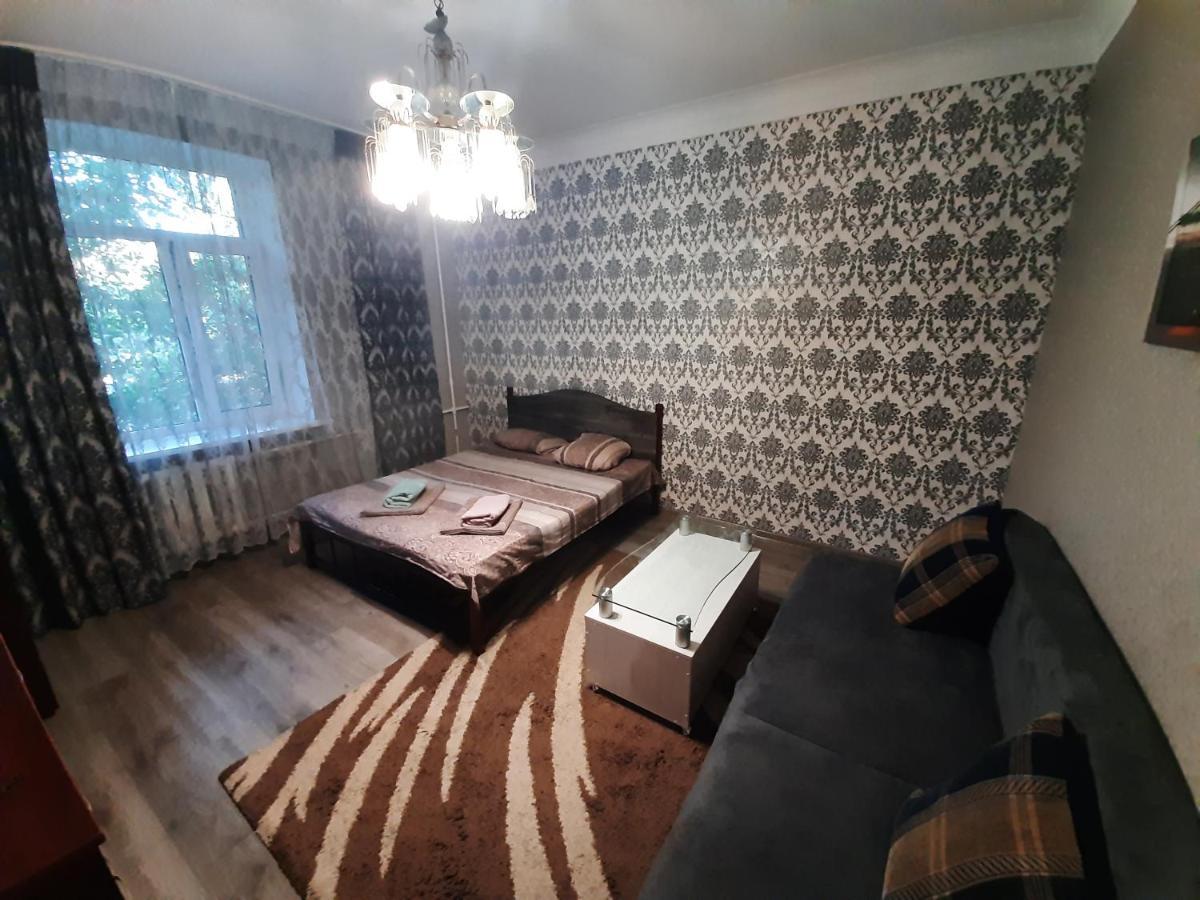 Apartment 2 Bed Rooms Near Aristokrat Zaporizhia 외부 사진