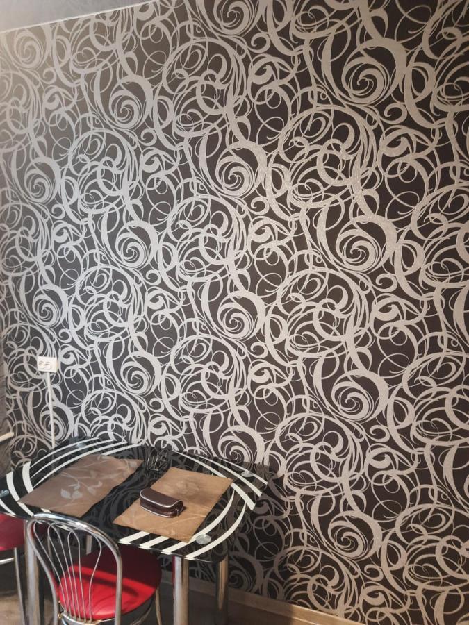 Apartment 2 Bed Rooms Near Aristokrat Zaporizhia 외부 사진